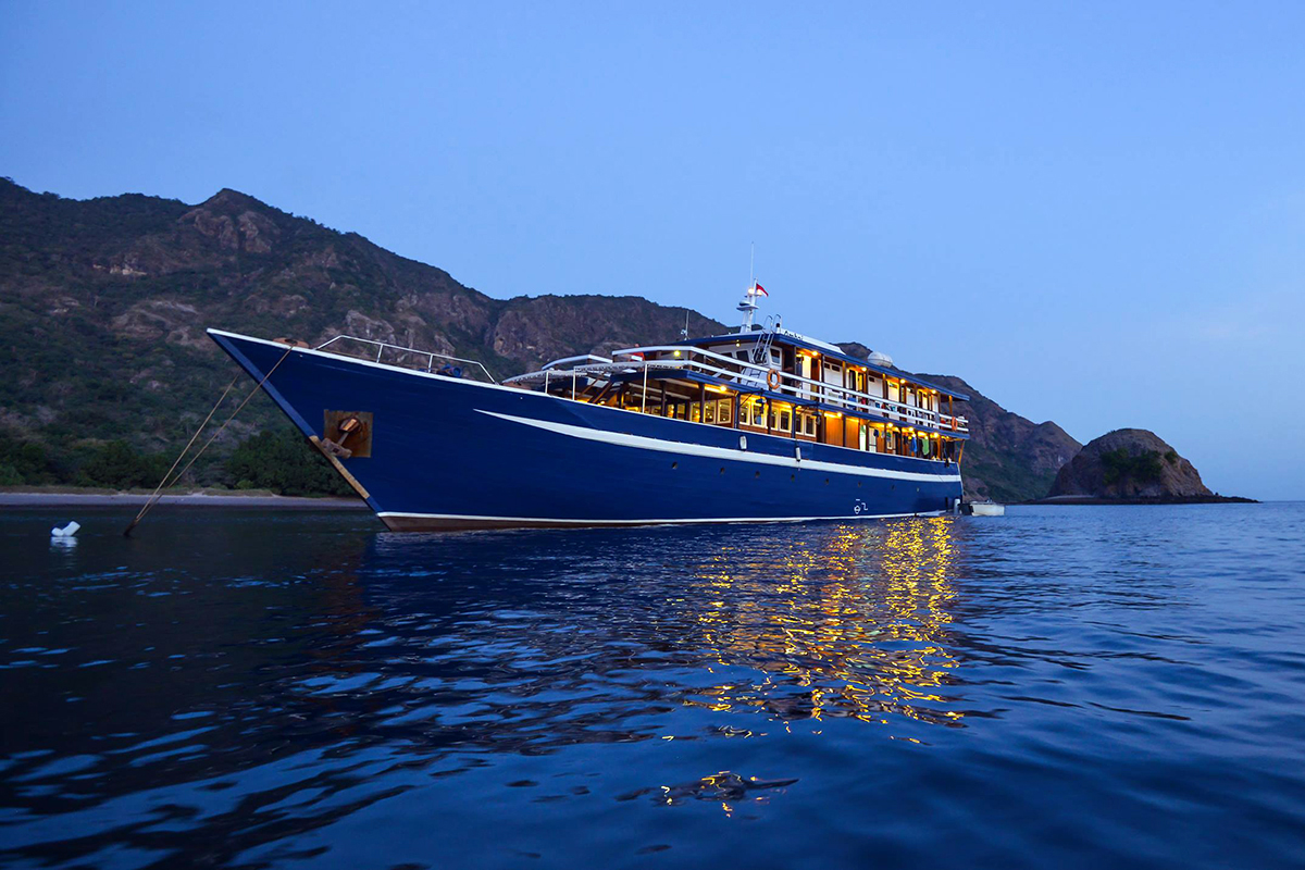 Ambai charters Cruising Indonesia