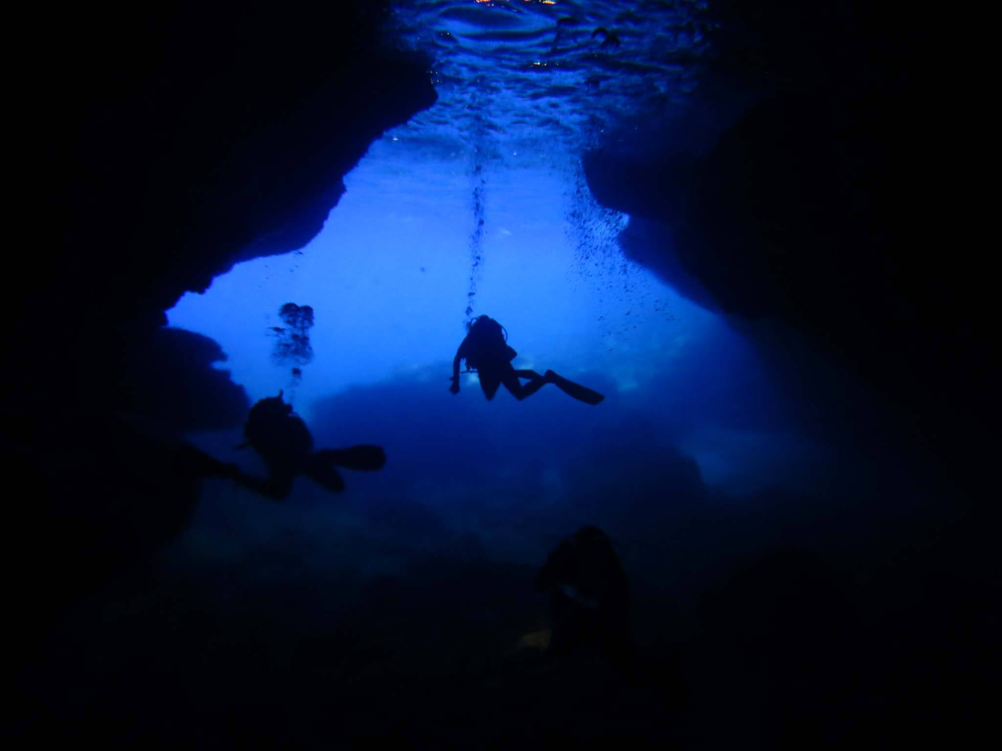 Cave diving in Christmas Island 