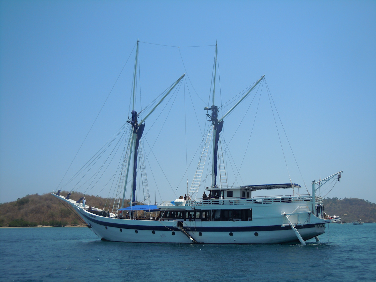 Katharina private yacht in Komodo