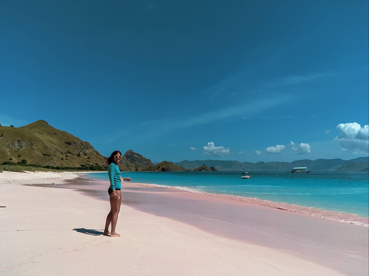 Pink Beach excursion at Komodo Resort