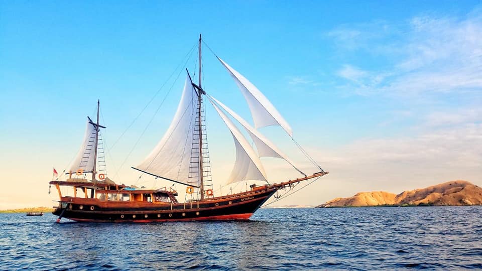 Nataraja charters Cruising Indonesia