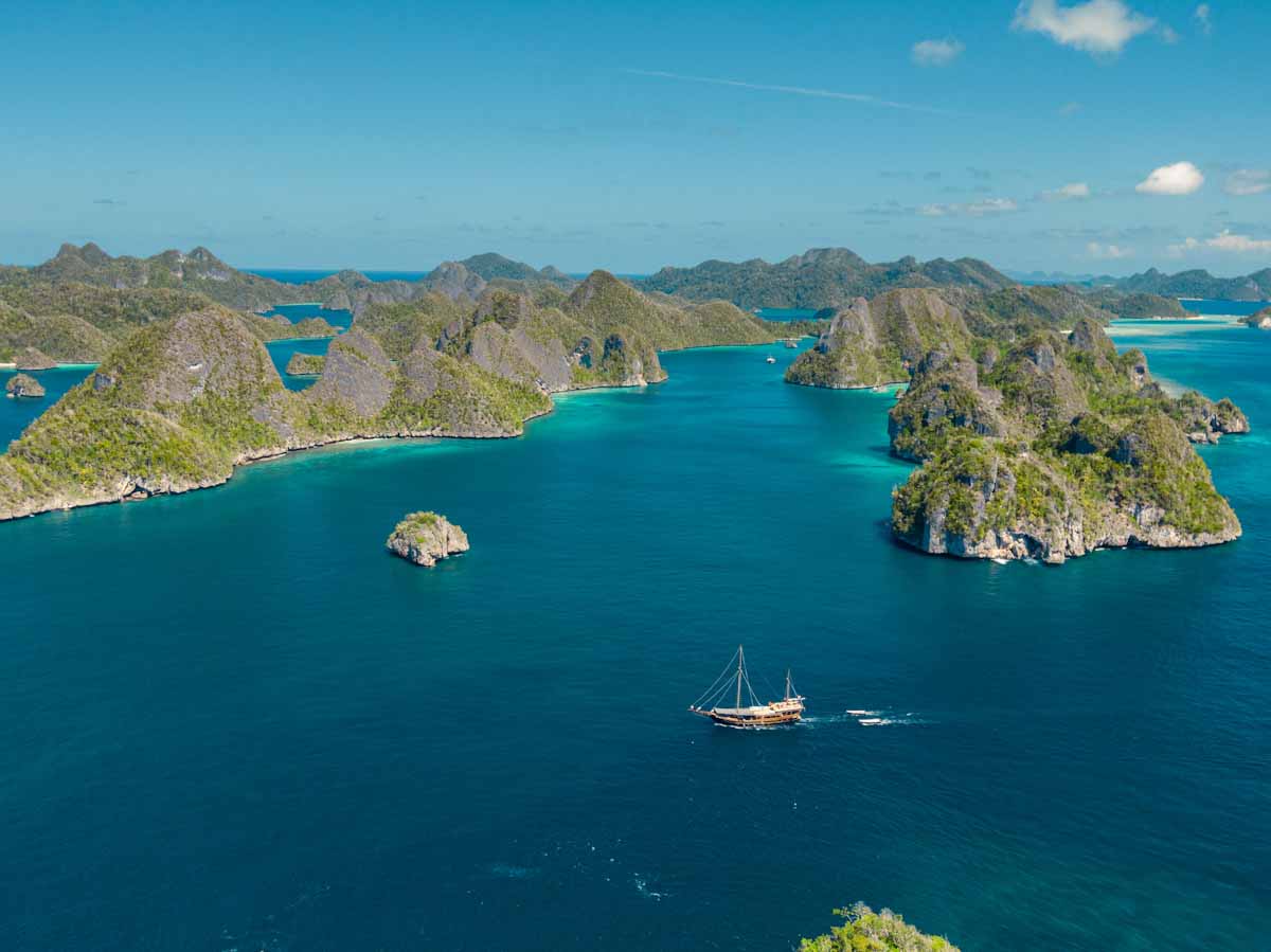 Charter in Raja Ampat with Nataraja yacht