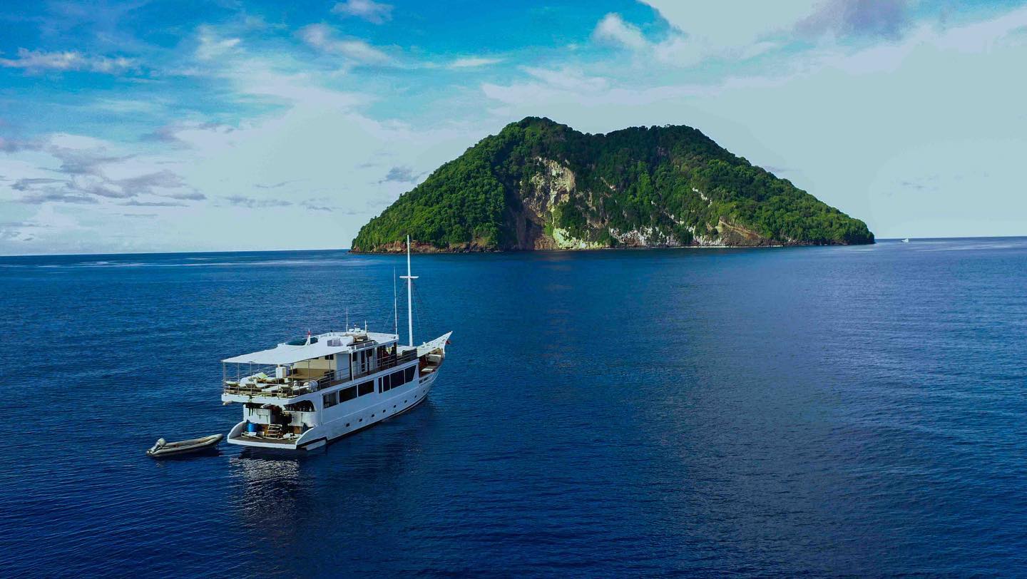 Oceanic charters in Banda Sea