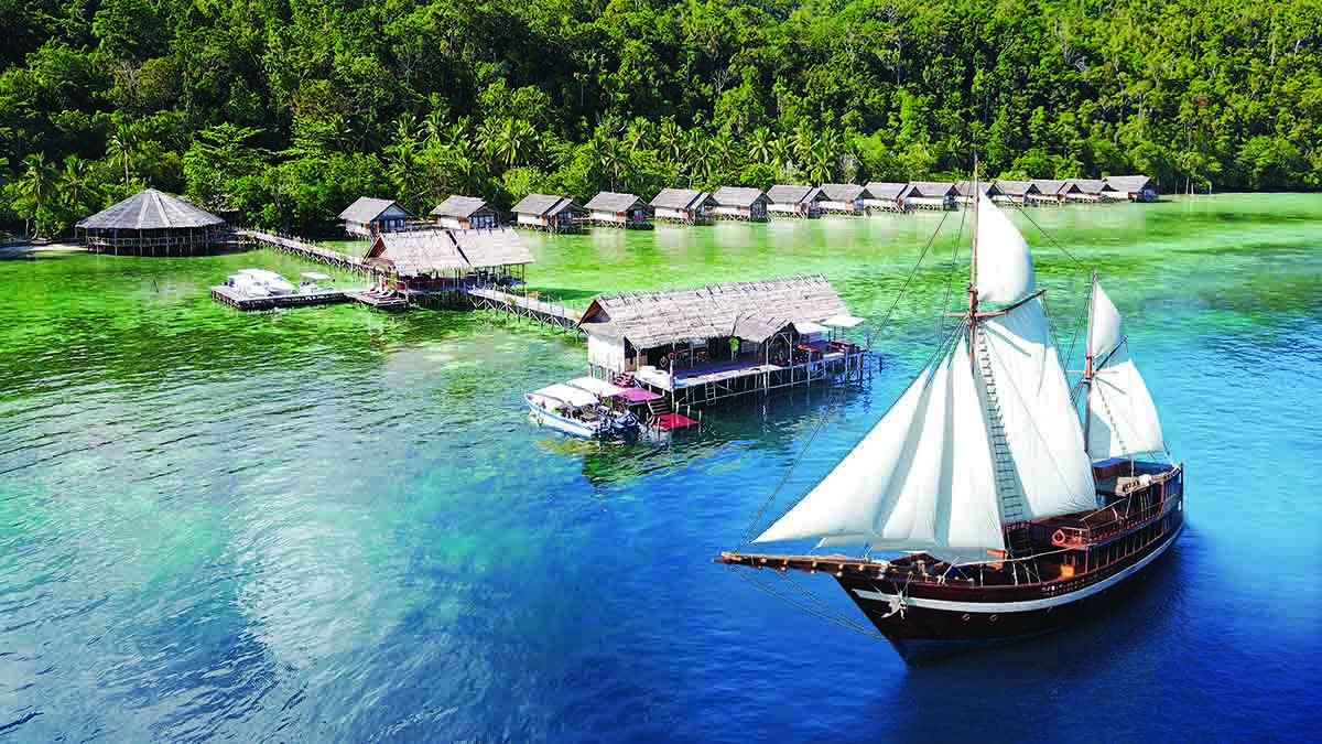 Papua Explorers Dive Resort & Coralia Liveaboard