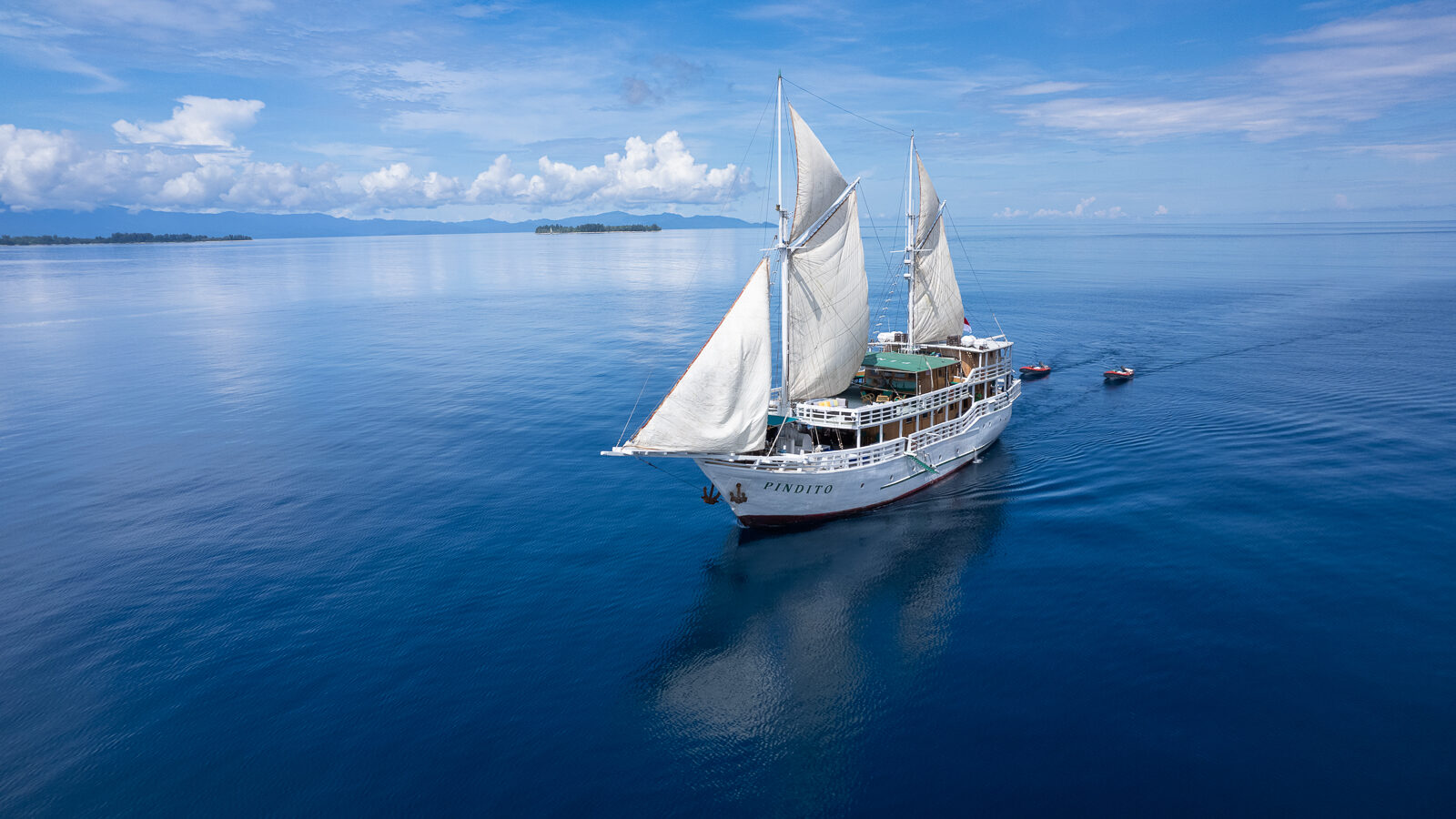 Dive cruises in Indonesia with Pindito Liveaboard