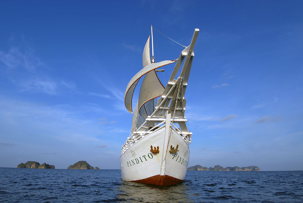 Dive cruises in Raja Ampat with Pindito
