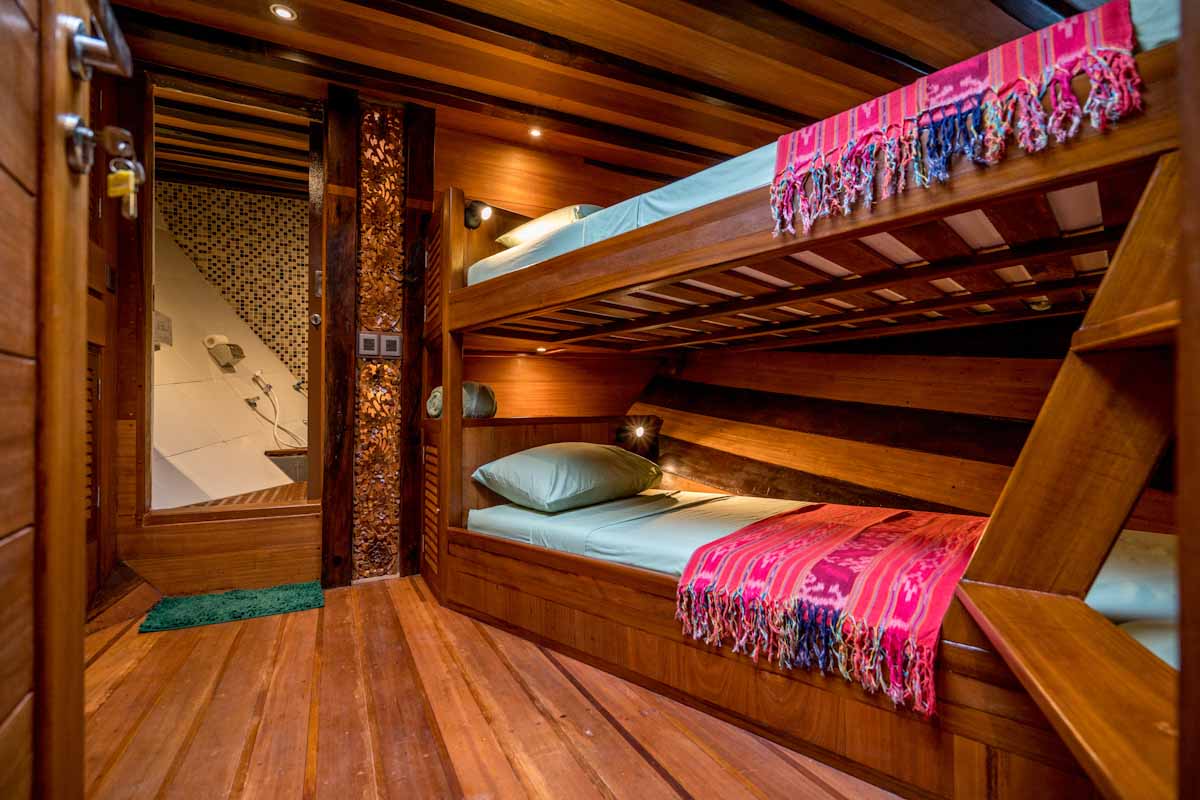 Oceanic liveaboard accommodations