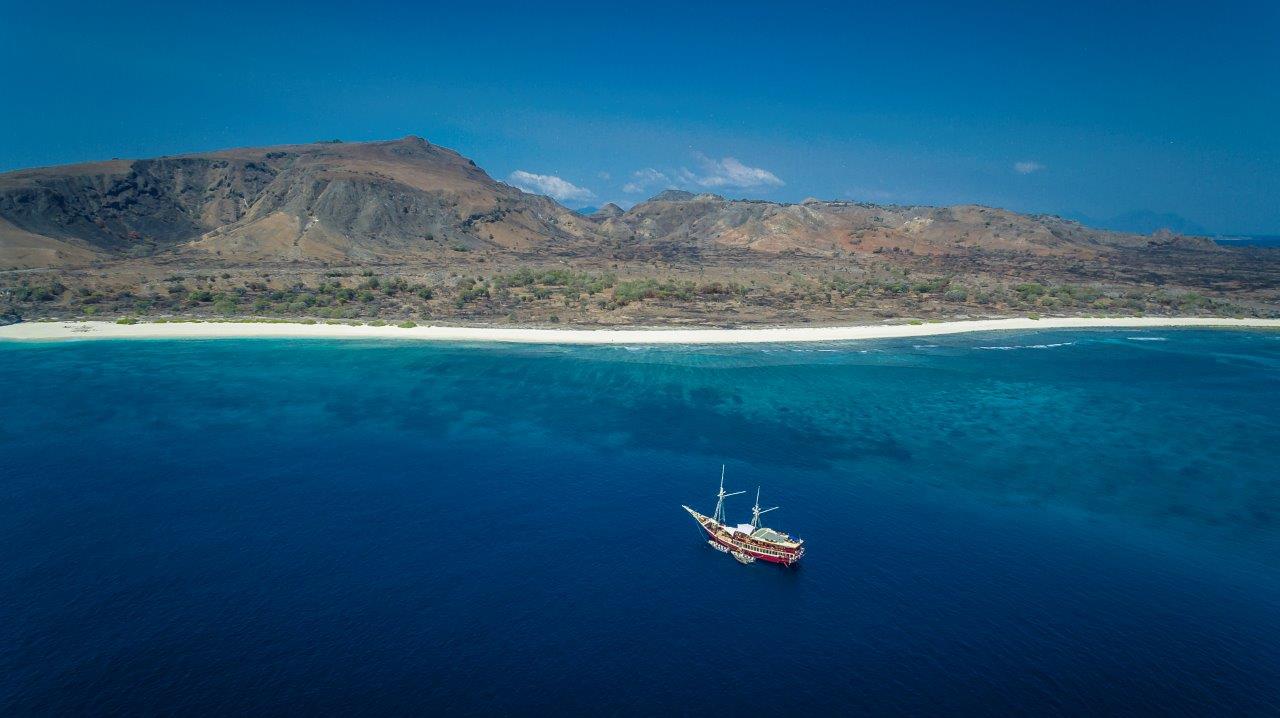 Dive cruises in Indonesia with Seven Seas 