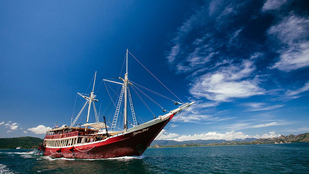 Dive cruises in Indonesia with Seven Seas 