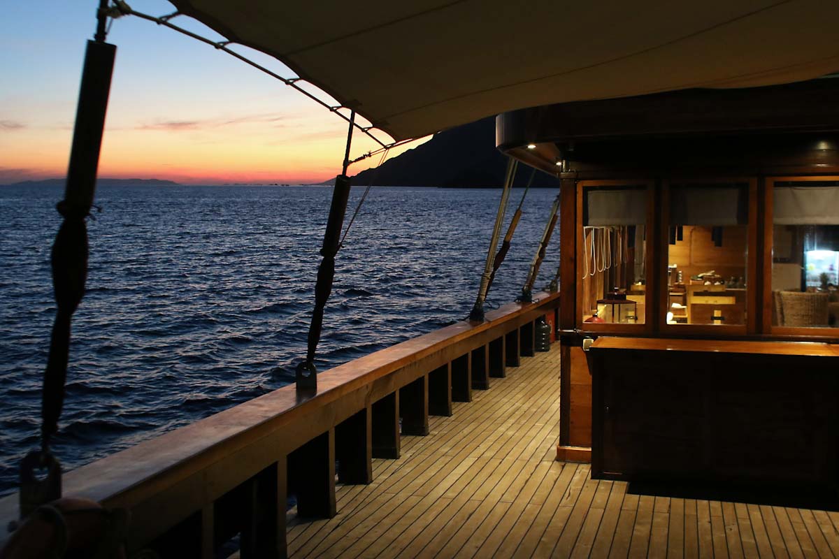 Yacht Tiare structure design building