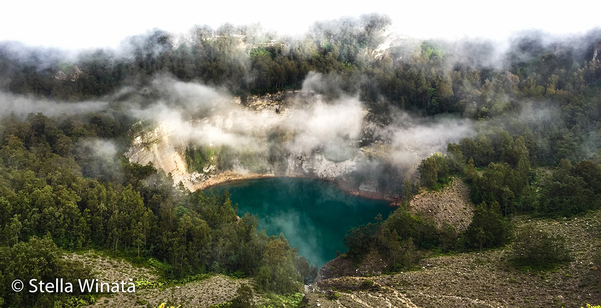 Kelimutu with the three-color lake on top